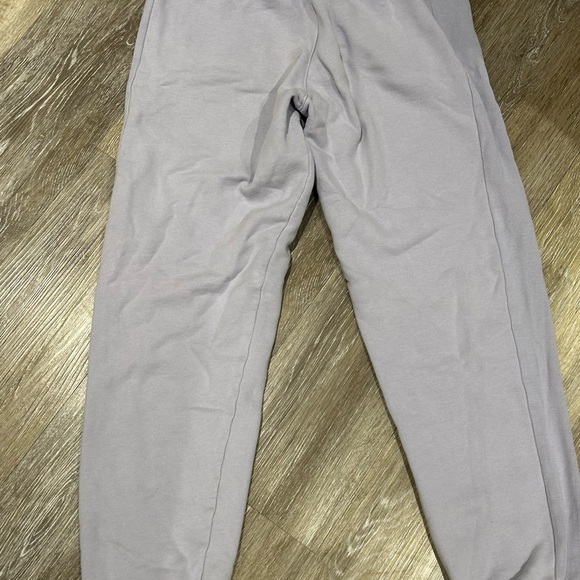 TNA Lilac Cozy Fleece Boyfriend Sweatpant - Picture 2 of 6